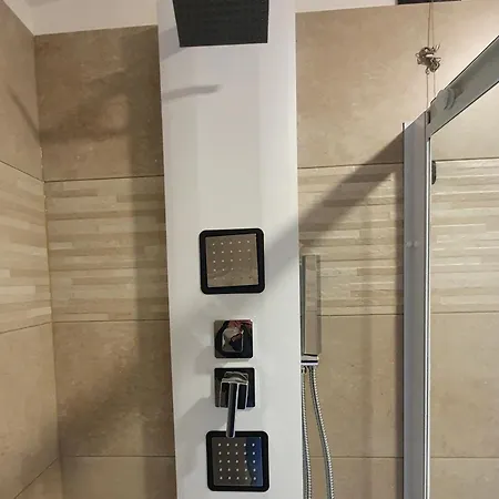 아파트 Azalea & Domo 3 바메노