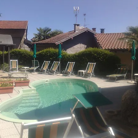 דירה Azalea & Domo 3 *